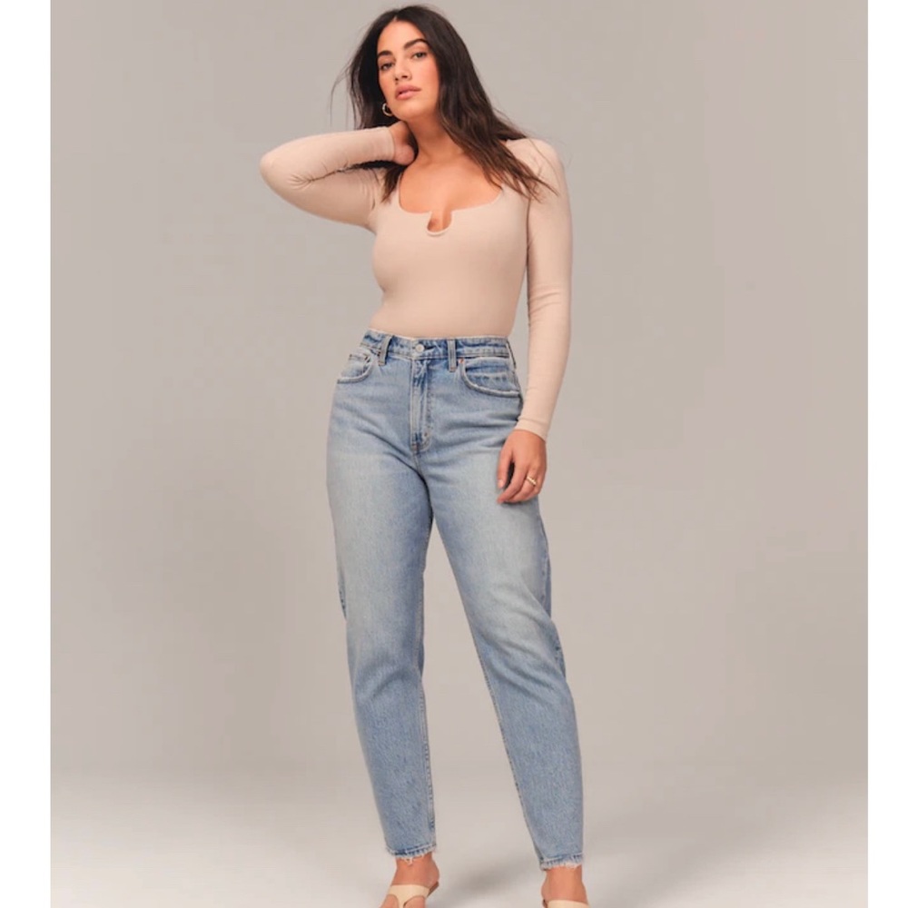 Abercrombie & Fitch Curve Love High Rise 80s Mom Jean!